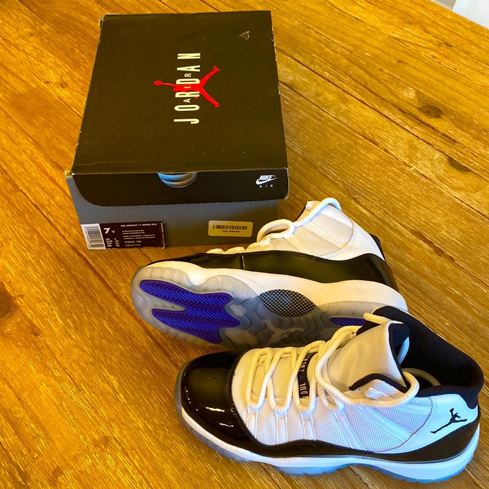 Air Jordan 11 Retro (GS) Size 7Y